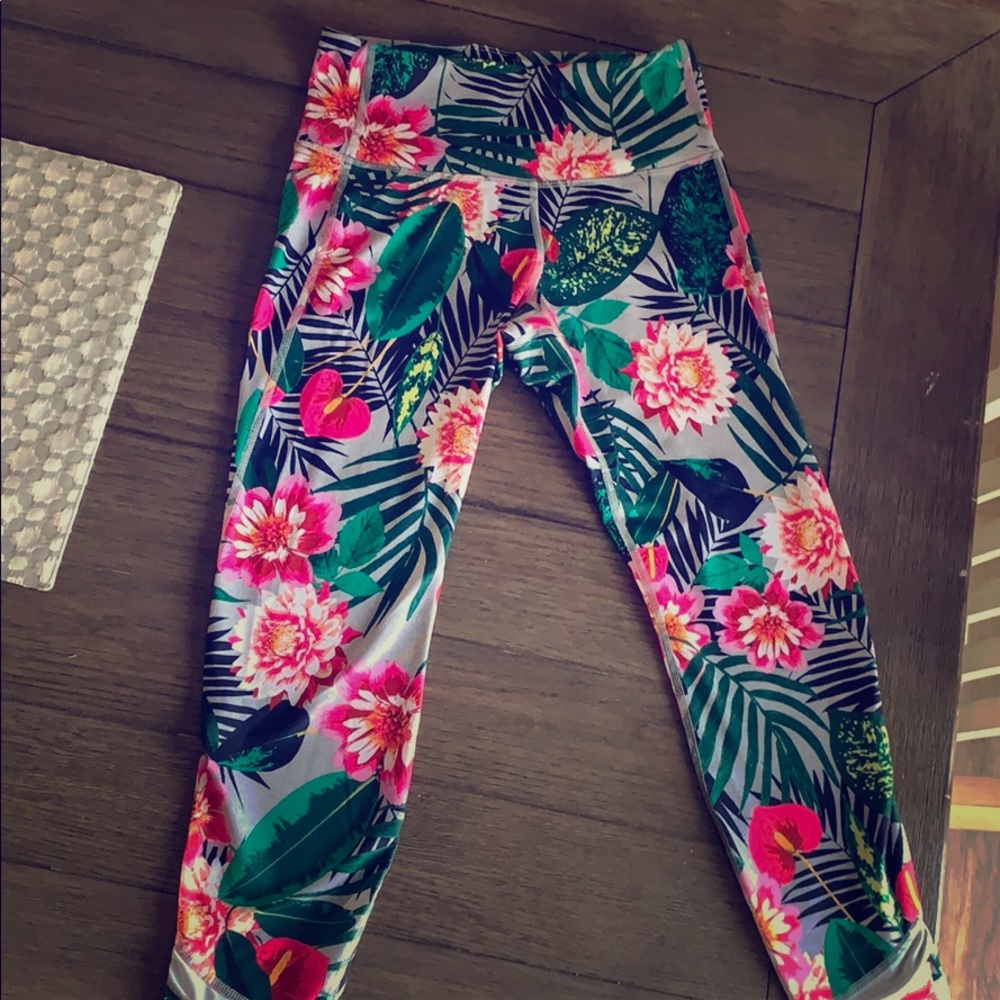 FLORAL CROP LEGGINGS